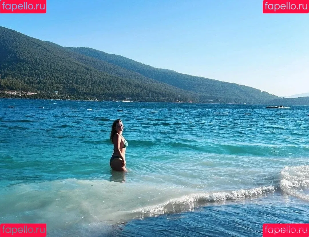 DonaSpock Onlyfans Photo Gallery 