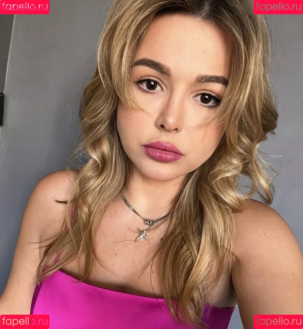DonaSpock Onlyfans Photo Gallery 