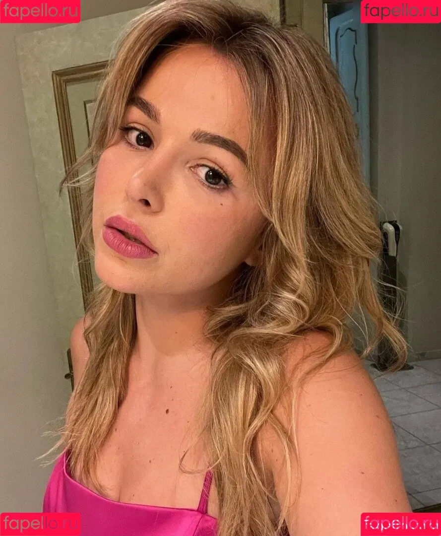DonaSpock Onlyfans Photo Gallery 