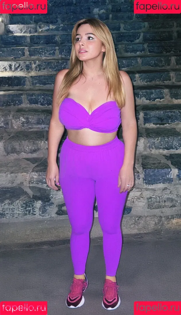 DonaSpock Onlyfans Photo Gallery 