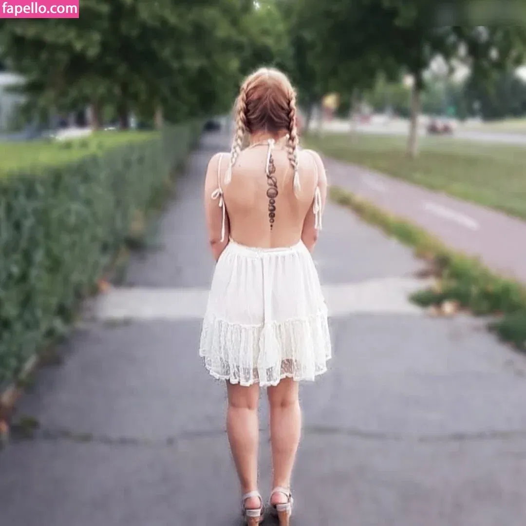 DonaSpock Onlyfans Photo Gallery 