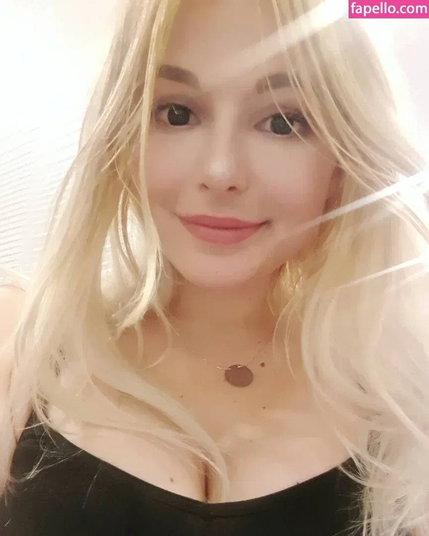 DonaSpock Onlyfans Photo Gallery 