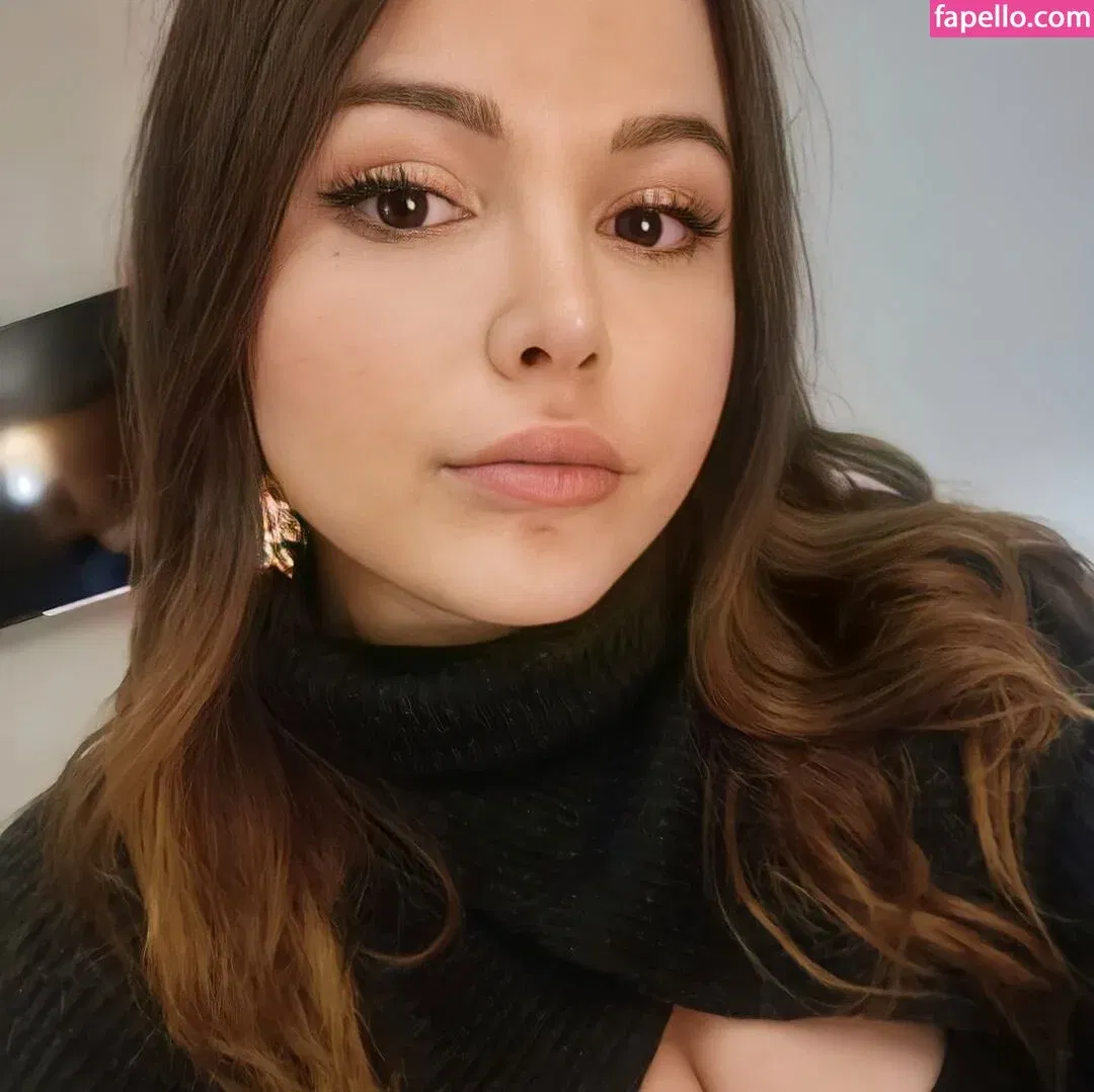 DonaSpock Onlyfans Photo Gallery 