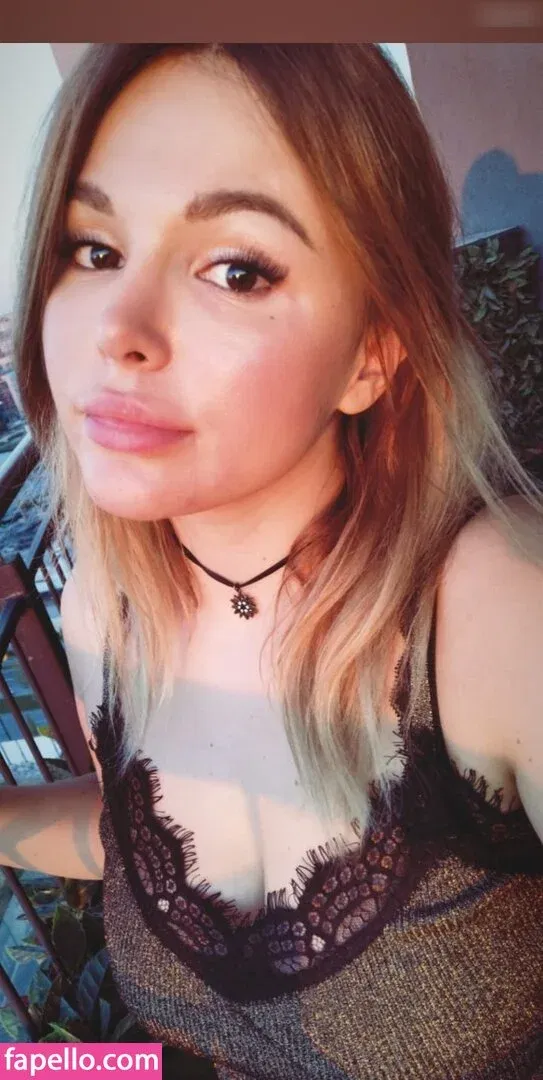 DonaSpock Onlyfans Photo Gallery 