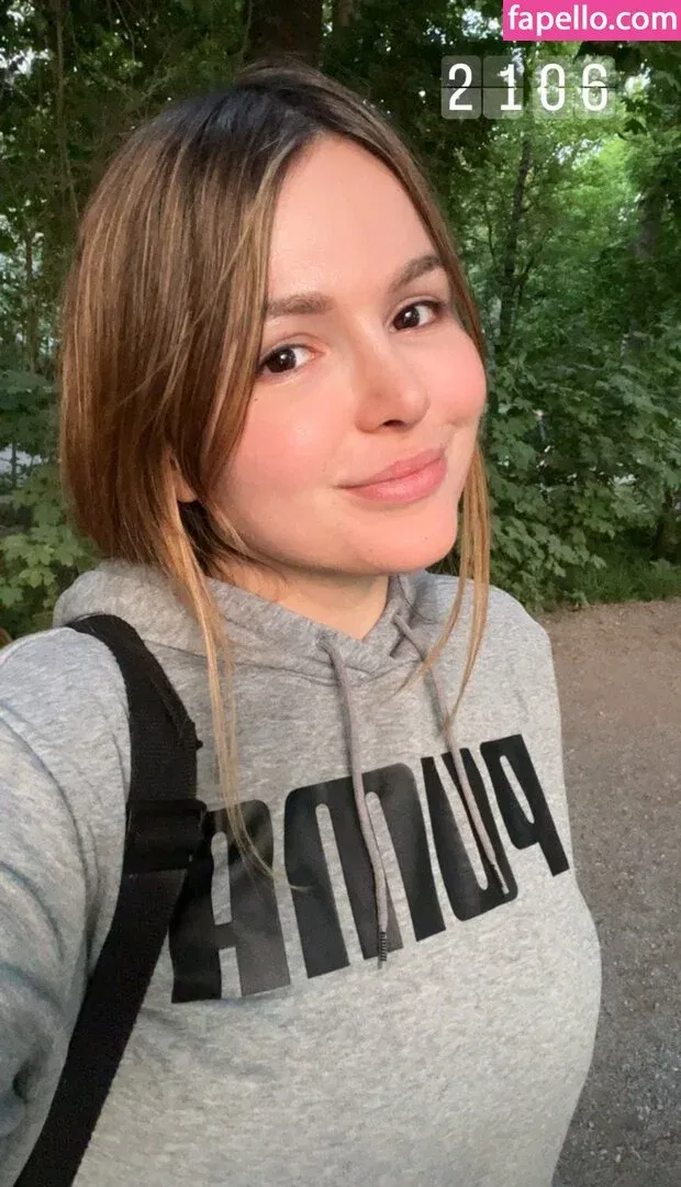 DonaSpock Onlyfans Photo Gallery 