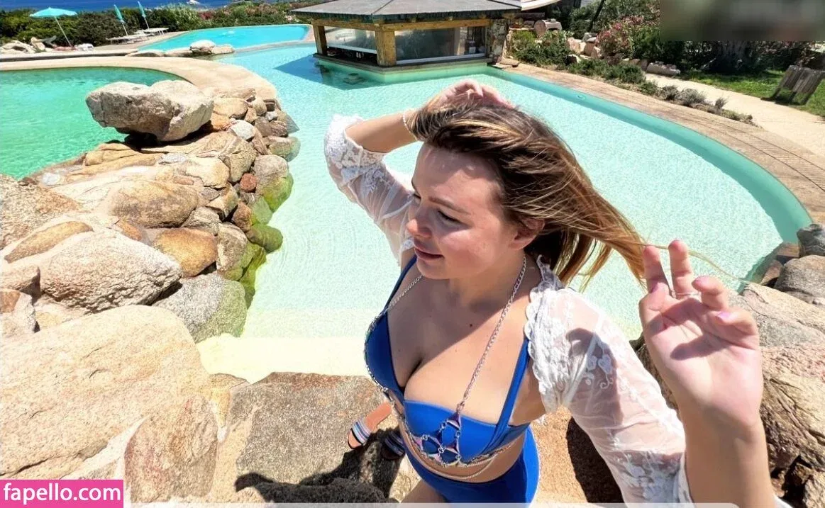 DonaSpock Onlyfans Photo Gallery 