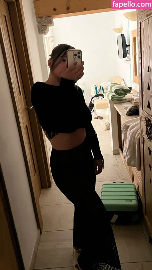 DonaSpock Onlyfans Photo Gallery 