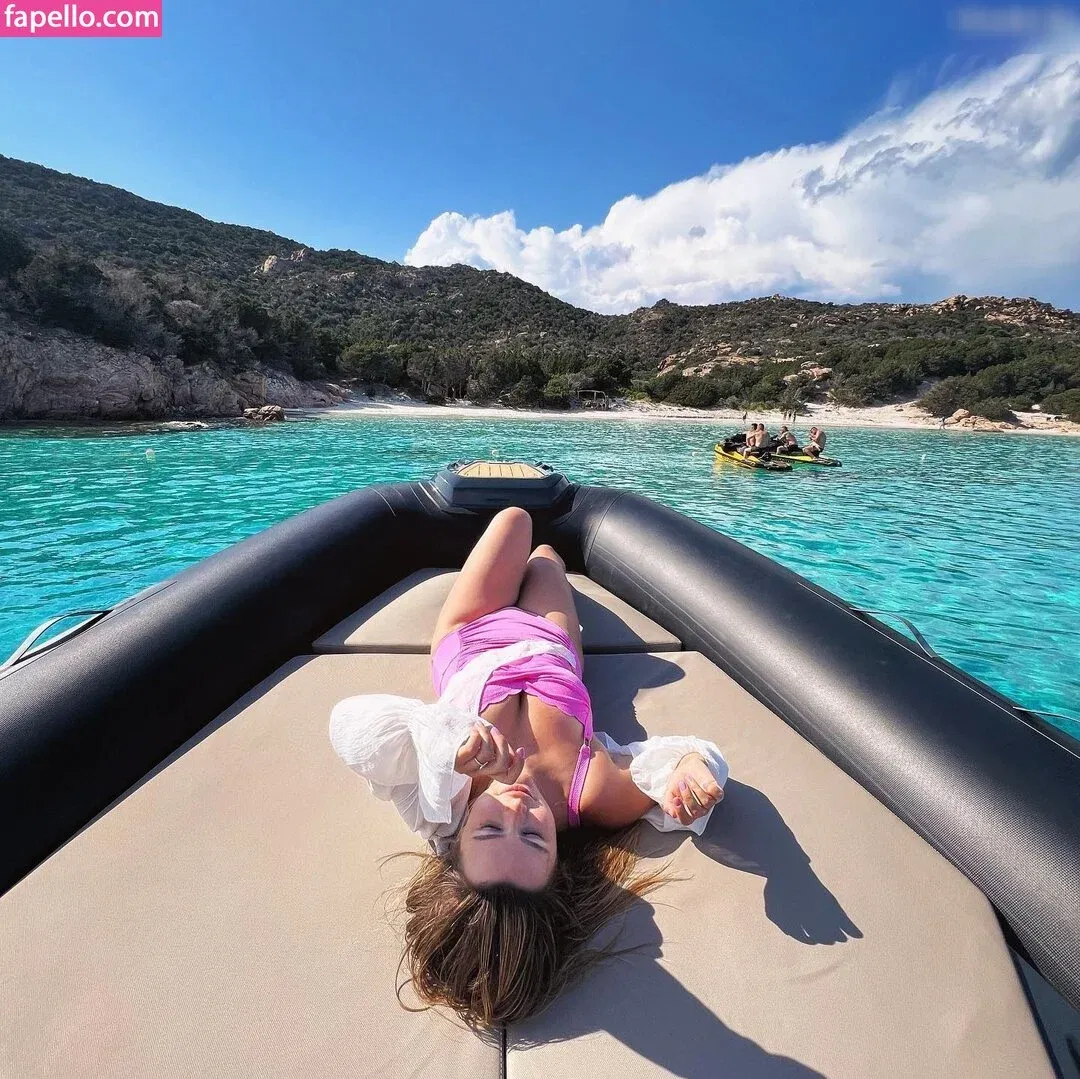 DonaSpock Onlyfans Photo Gallery 