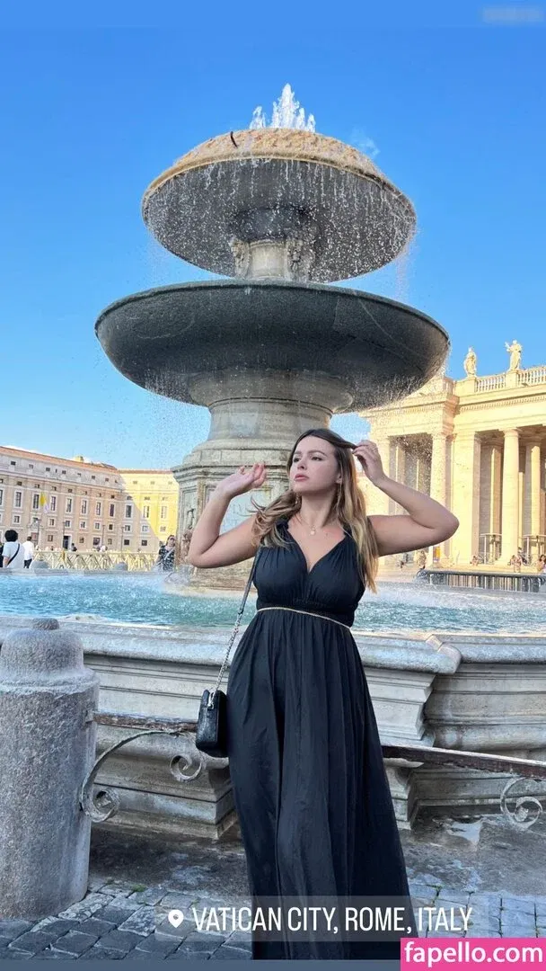 DonaSpock Onlyfans Photo Gallery 