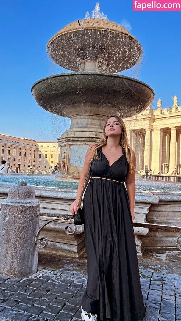 DonaSpock Onlyfans Photo Gallery 