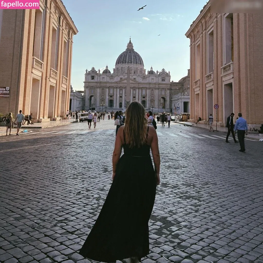 DonaSpock Onlyfans Photo Gallery 