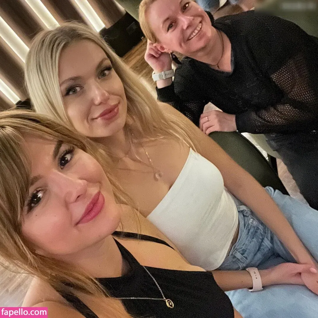 DonaSpock Onlyfans Photo Gallery 