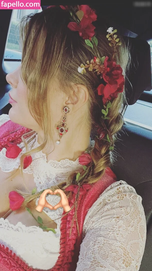 DonaSpock Onlyfans Photo Gallery 