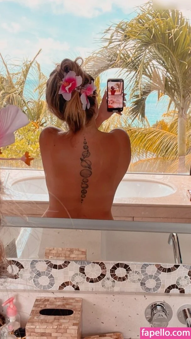 DonaSpock Onlyfans Photo Gallery 