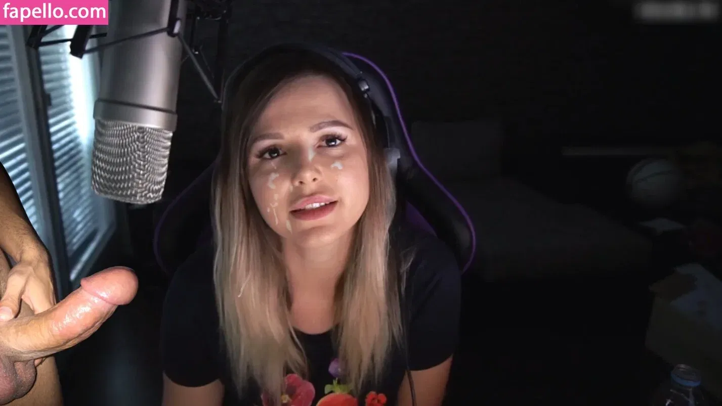 DonaSpock Onlyfans Photo Gallery 