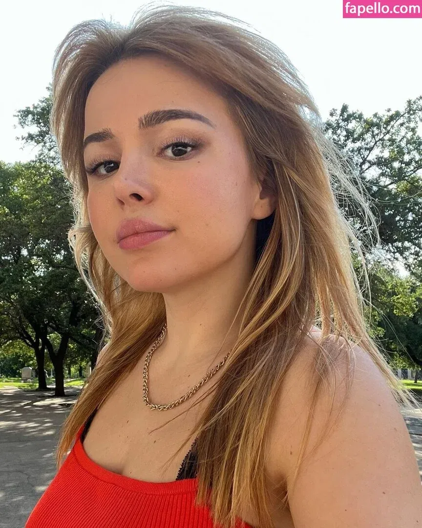 DonaSpock Onlyfans Photo Gallery 