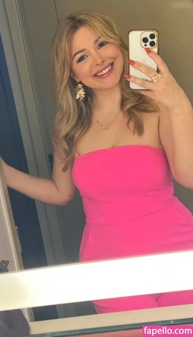 DonaSpock Onlyfans Photo Gallery 