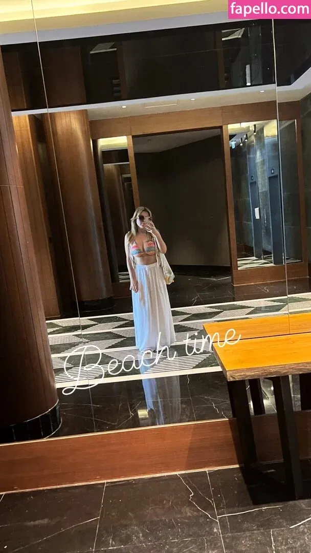 DonaSpock Onlyfans Photo Gallery 