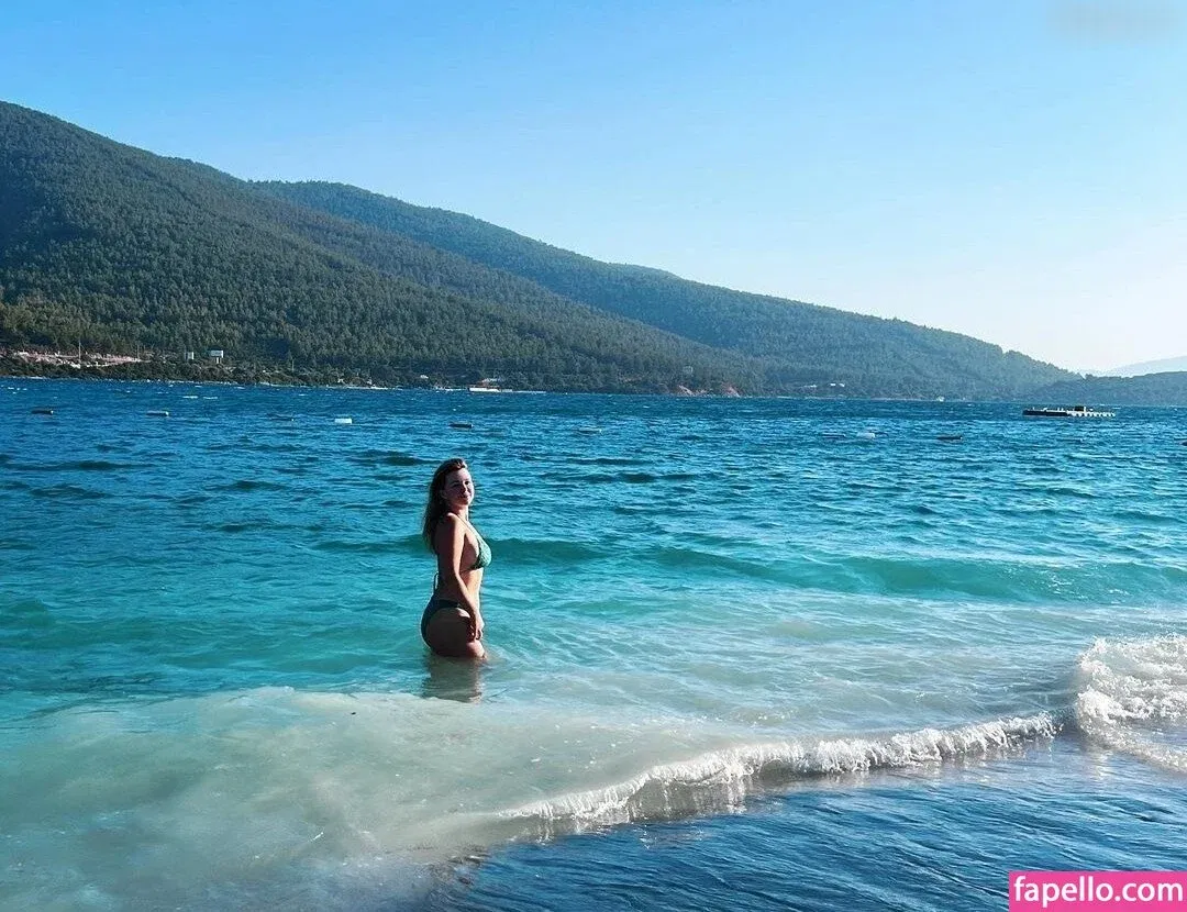 DonaSpock Onlyfans Photo Gallery 