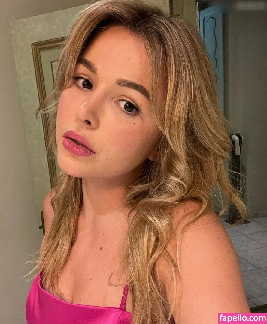 DonaSpock Onlyfans Photo Gallery 