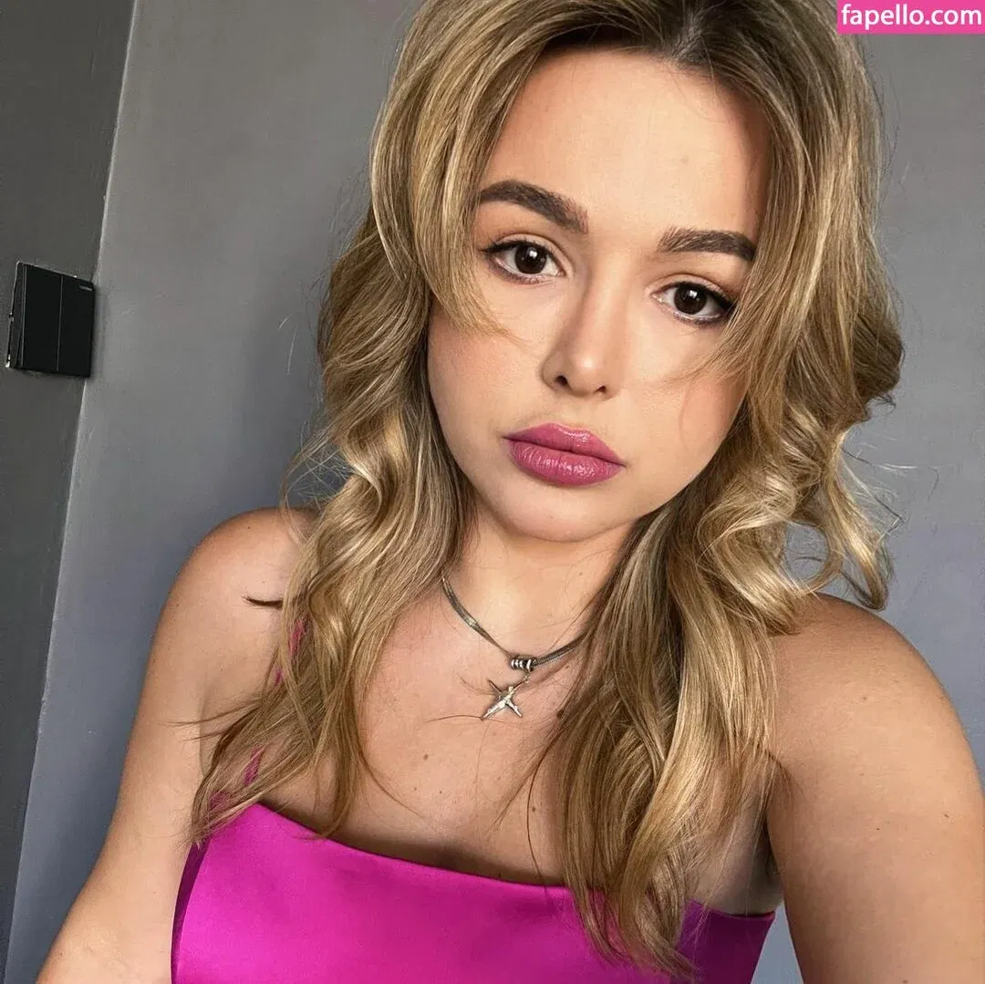 DonaSpock Onlyfans Photo Gallery 