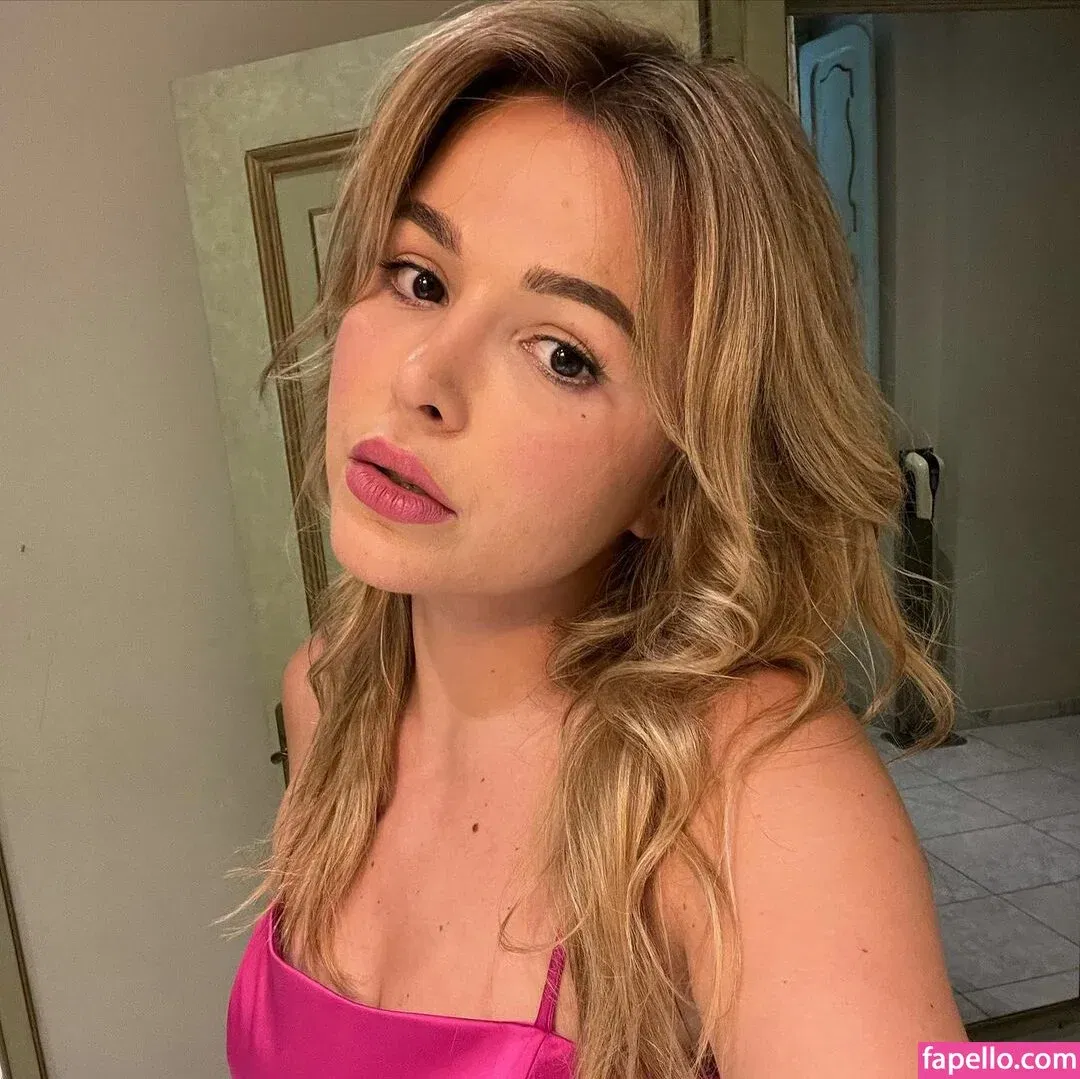 DonaSpock Onlyfans Photo Gallery 