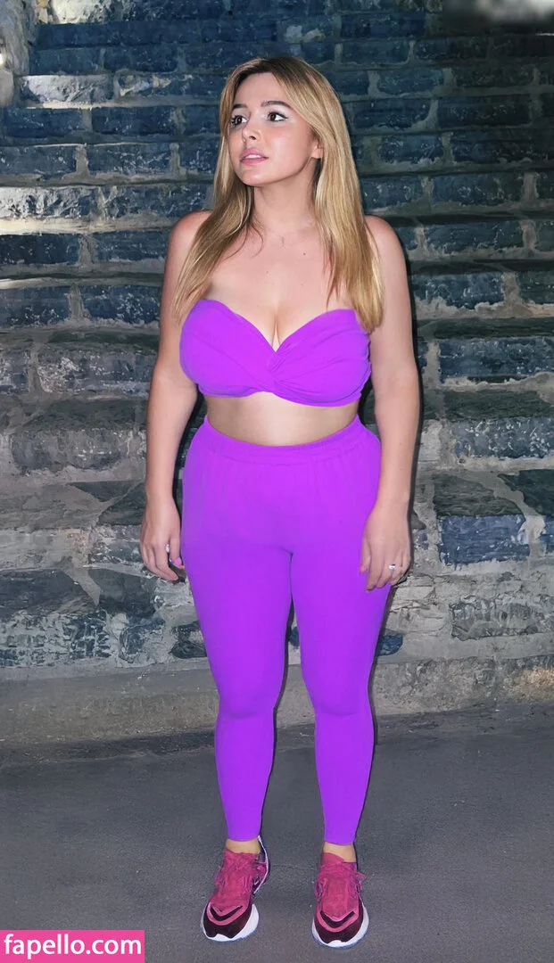 DonaSpock Onlyfans Photo Gallery 