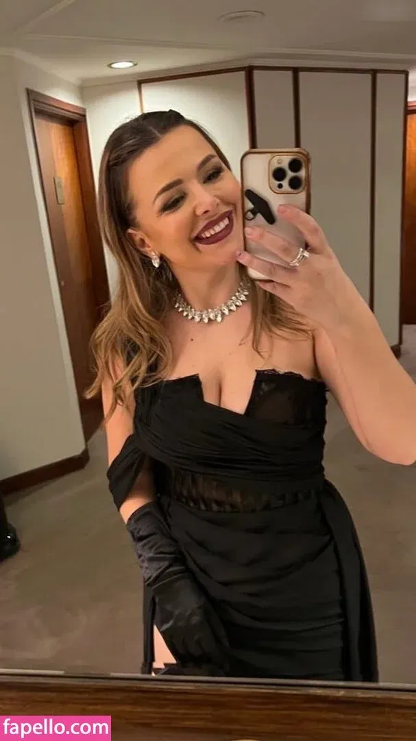 DonaSpock Onlyfans Photo Gallery 