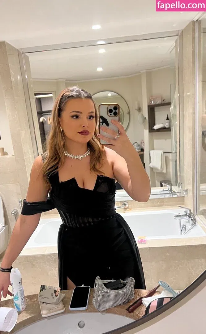 DonaSpock Onlyfans Photo Gallery 