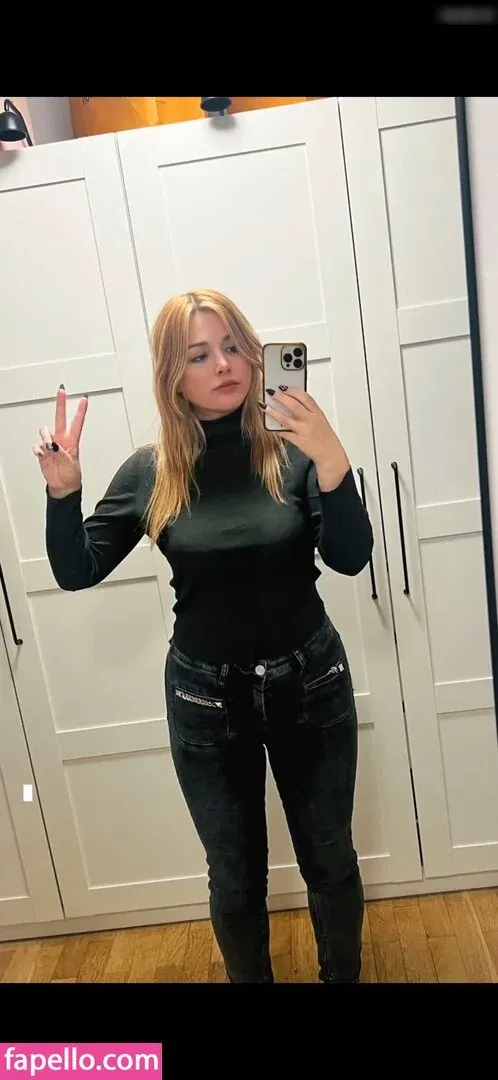 DonaSpock Onlyfans Photo Gallery 