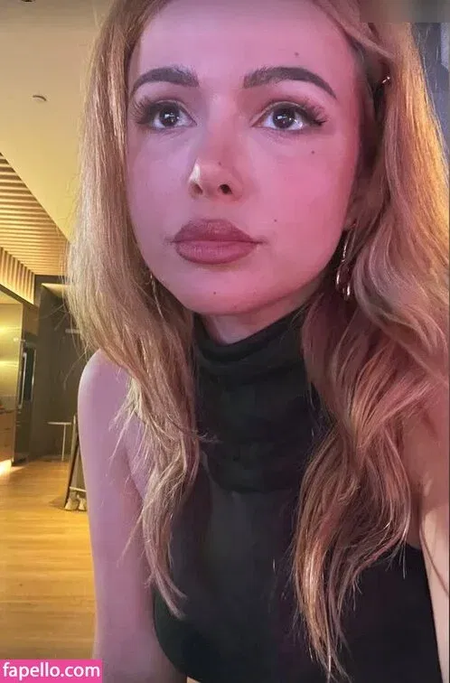 DonaSpock Onlyfans Photo Gallery 