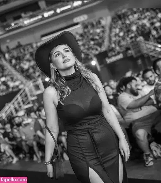 DonaSpock Onlyfans Photo Gallery 