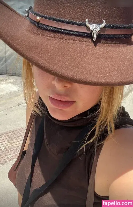 DonaSpock Onlyfans Photo Gallery 