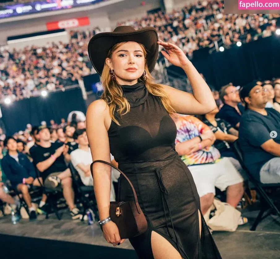 DonaSpock Onlyfans Photo Gallery 