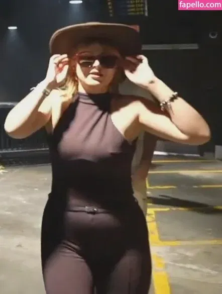 DonaSpock Onlyfans Photo Gallery 