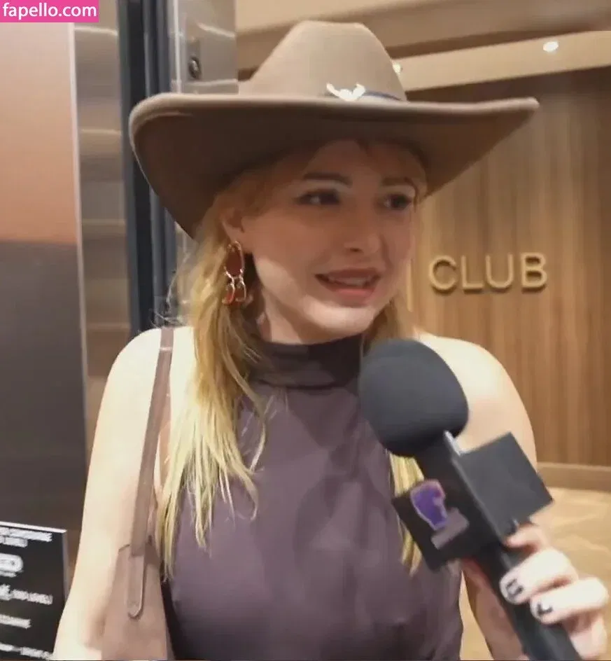 DonaSpock Onlyfans Photo Gallery 