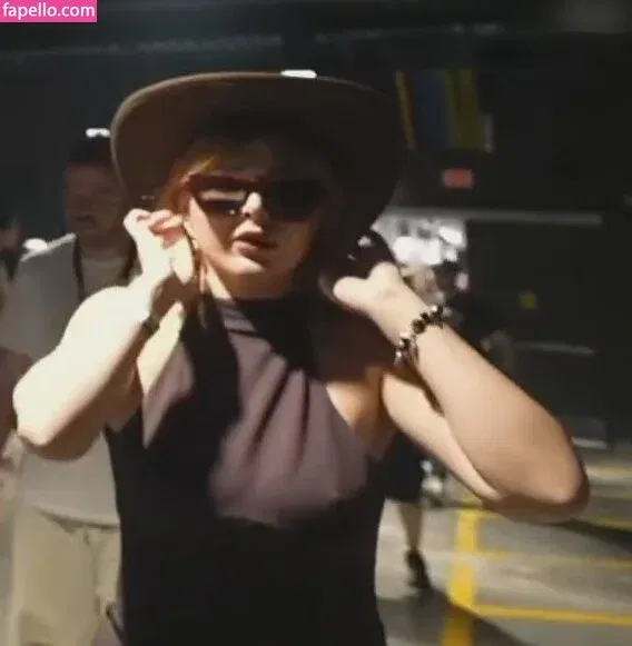 DonaSpock Onlyfans Photo Gallery 