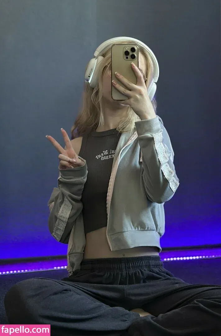 Fox_Happiness Onlyfans Photo Gallery 