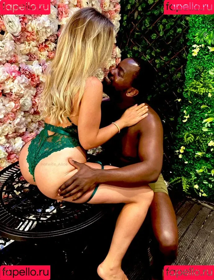 AliceinQOSland Onlyfans Photo Gallery 