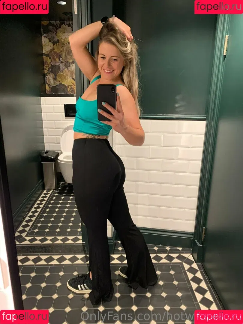 AliceinQOSland Onlyfans Photo Gallery 