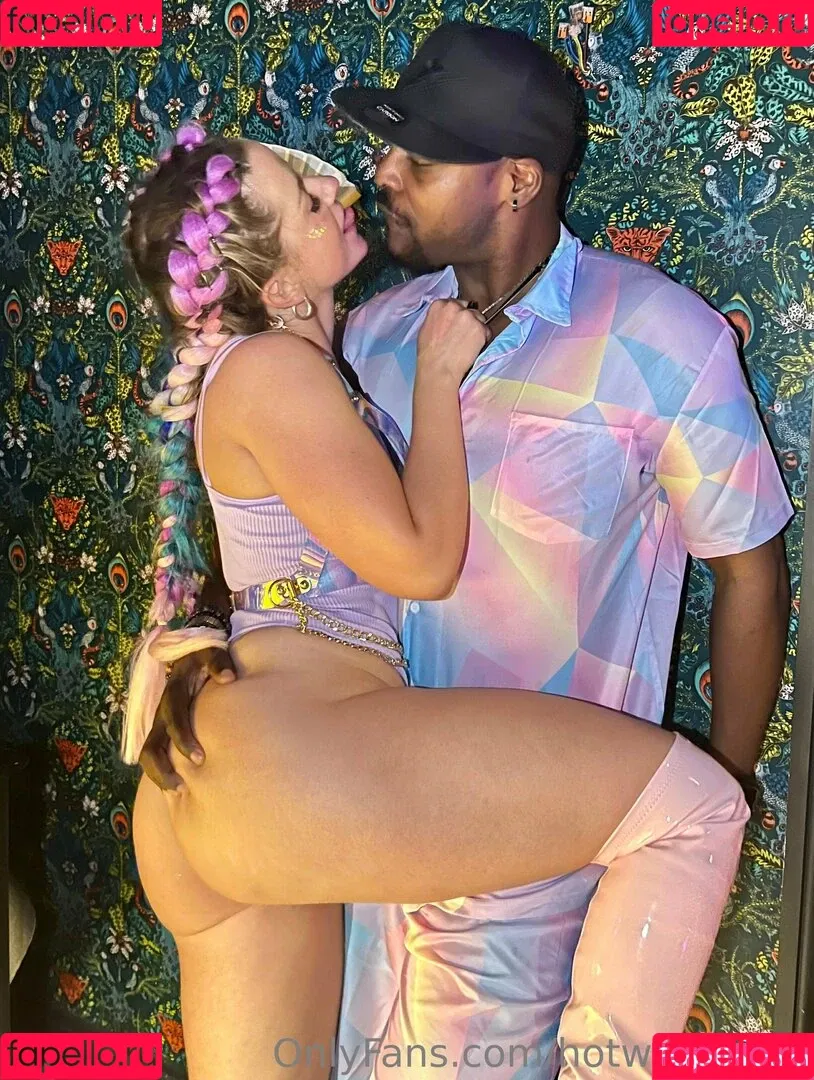 AliceinQOSland Onlyfans Photo Gallery 