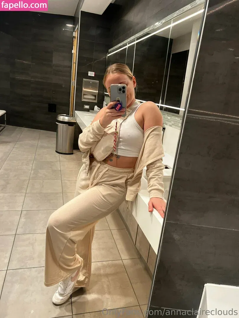 annaclaireclouds Onlyfans Photo Gallery 