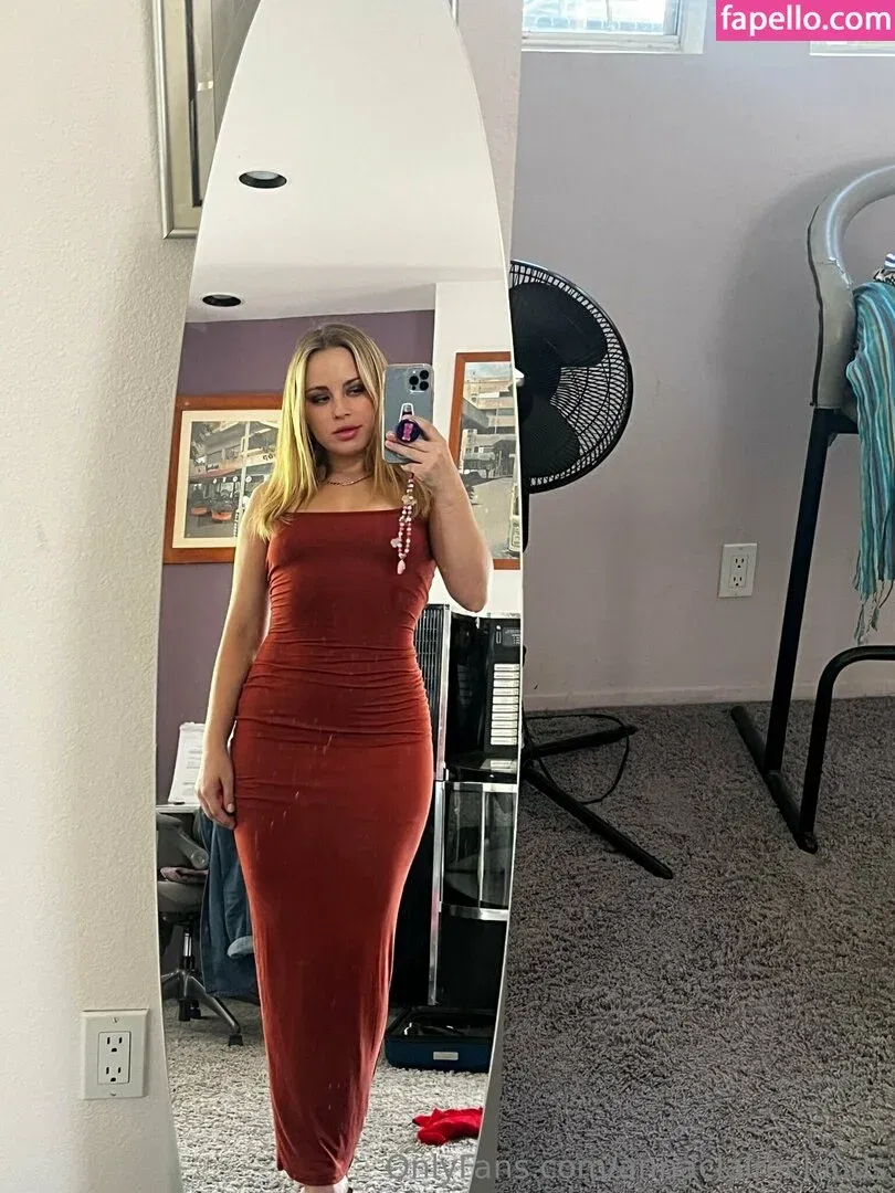 annaclaireclouds Onlyfans Photo Gallery 