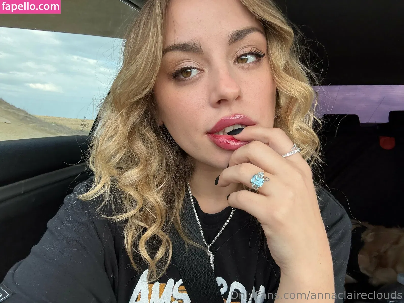 annaclaireclouds Onlyfans Photo Gallery 