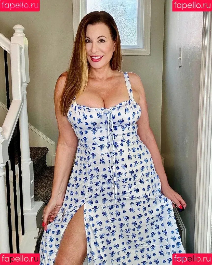 elaina_stjames Onlyfans Photo Gallery 