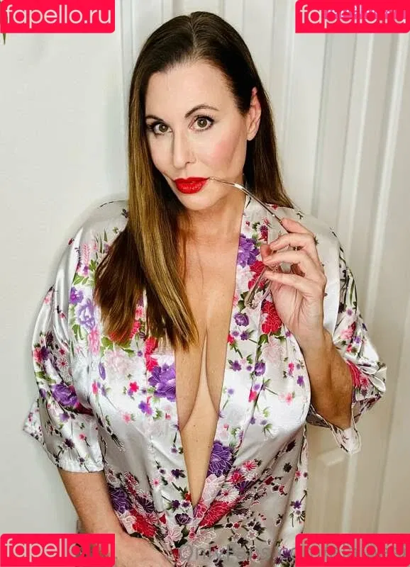 elaina_stjames Onlyfans Photo Gallery 