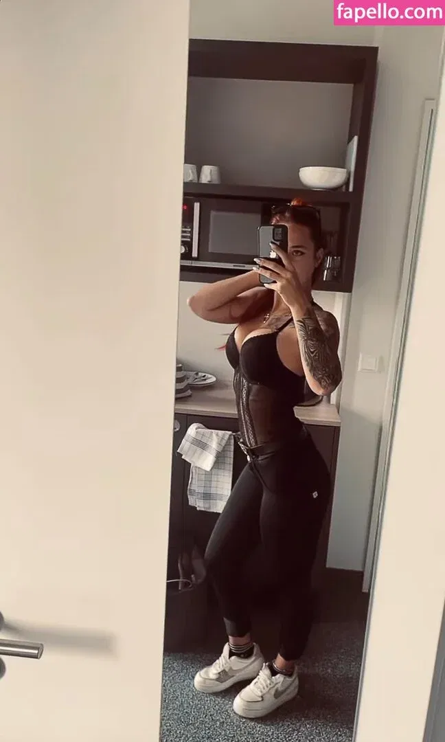 Laurachemie Onlyfans Photo Gallery 