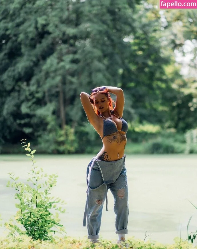 Laurachemie Onlyfans Photo Gallery 