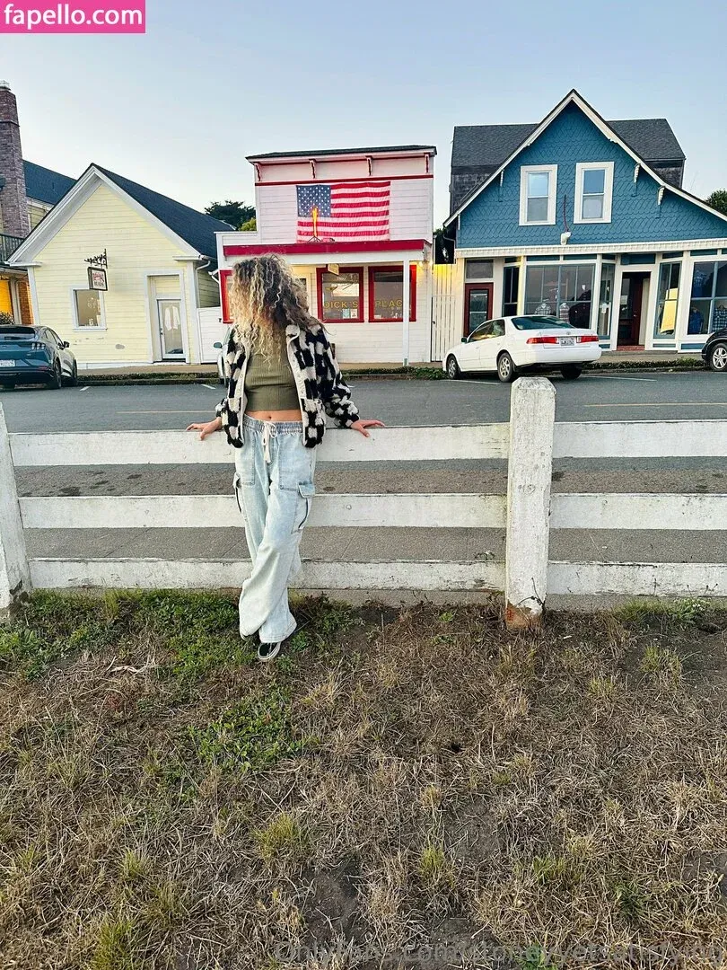 wearewildwinter Onlyfans Photo Gallery 