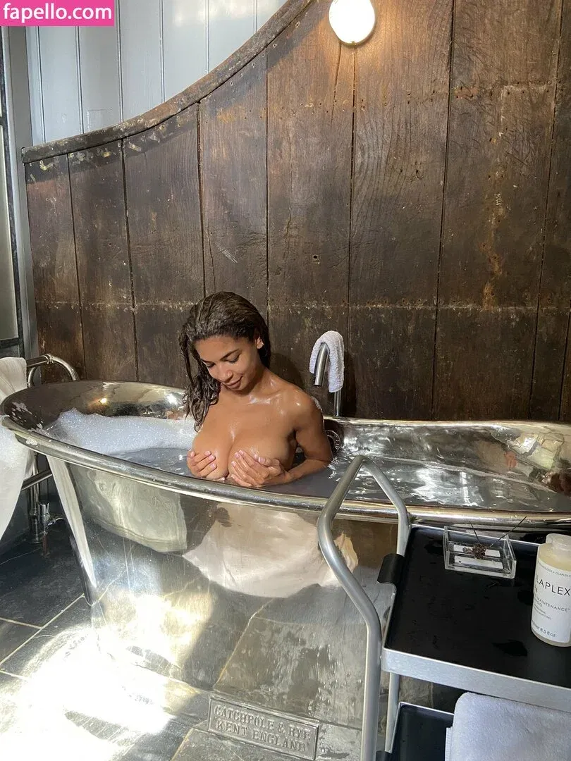 j__gri Onlyfans Photo Gallery 